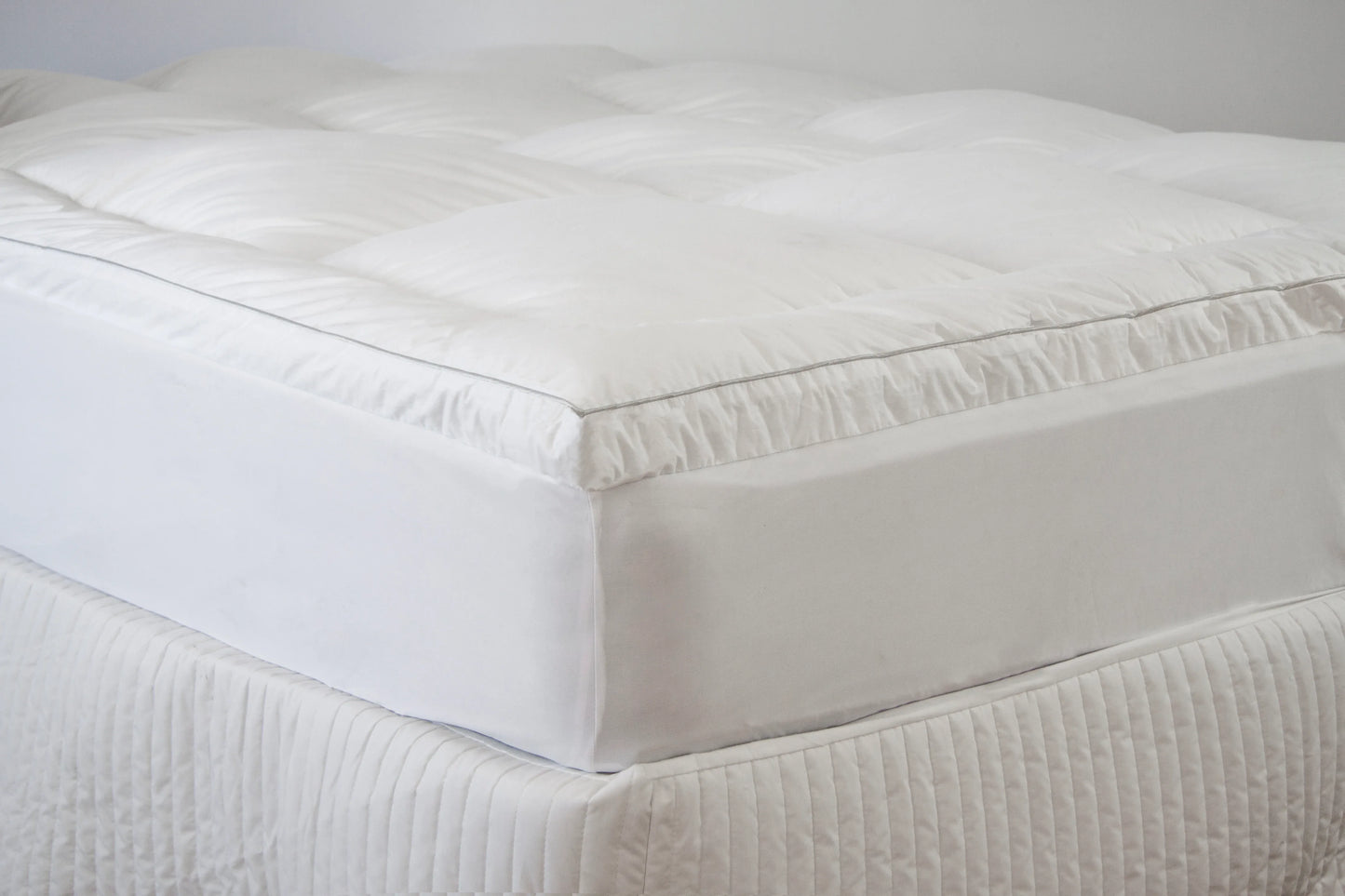 2800GSM Standard Microfibre MATTRESS TOPPER V/P - QUEEN - Mekamart Australia