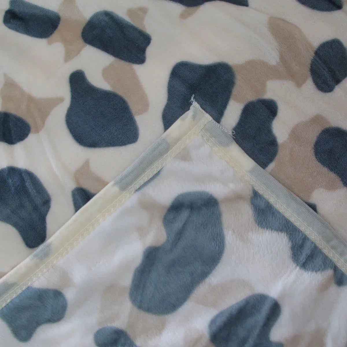 Animal Skin Pattern Soft Flannel Plush Single Size Blanket / Large Throw Rug 150 x 200cm Jaguar - Mekamart Australia