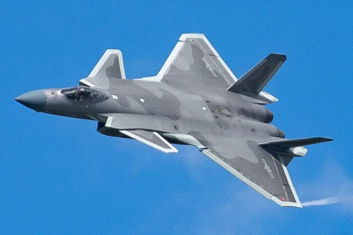 Christmas gift J-20 Stealth Fighter Jet Building Blocks Set, 229 Pieces Military Aircraft Model Kit for Kids Aged 6+ & Enthusiasts（J20 fighter） - Mekamart Australia