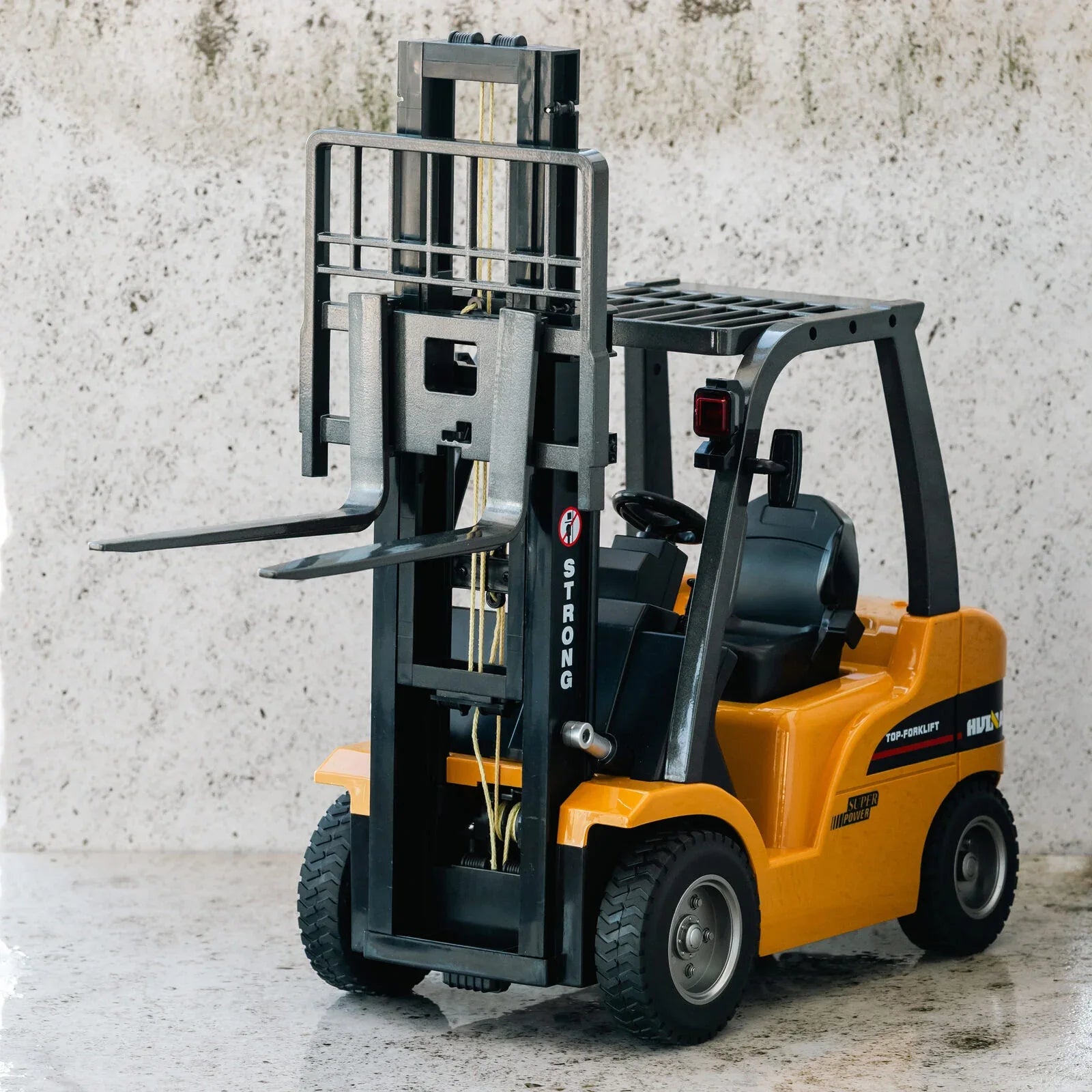 1:10 Scale 2.4G 8-Channel Metal Remote Control Forklift Construction Vehicle with Lifting Function & Sound - Mekamart Australia
