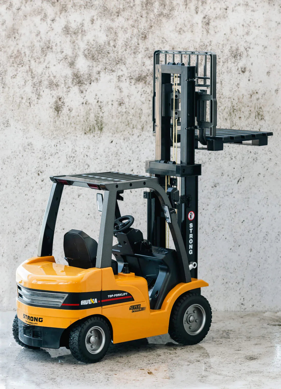 1:10 Scale 2.4G 8-Channel Metal Remote Control Forklift Construction Vehicle with Lifting Function & Sound - Mekamart Australia