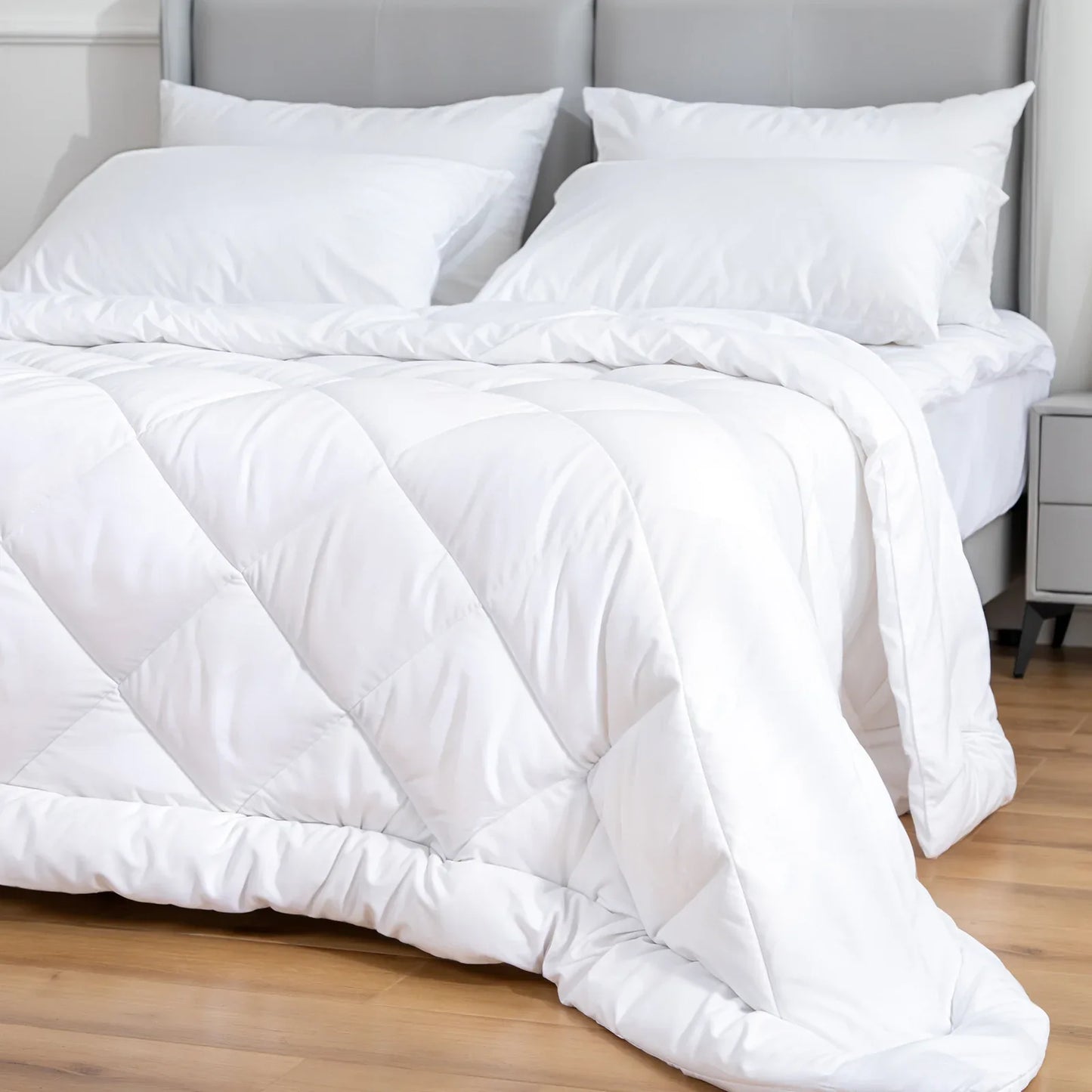 Microfiber/Bamboo Blend, Hypoallergenic & Antibacterial Quilt - Queen - Mekamart Australia