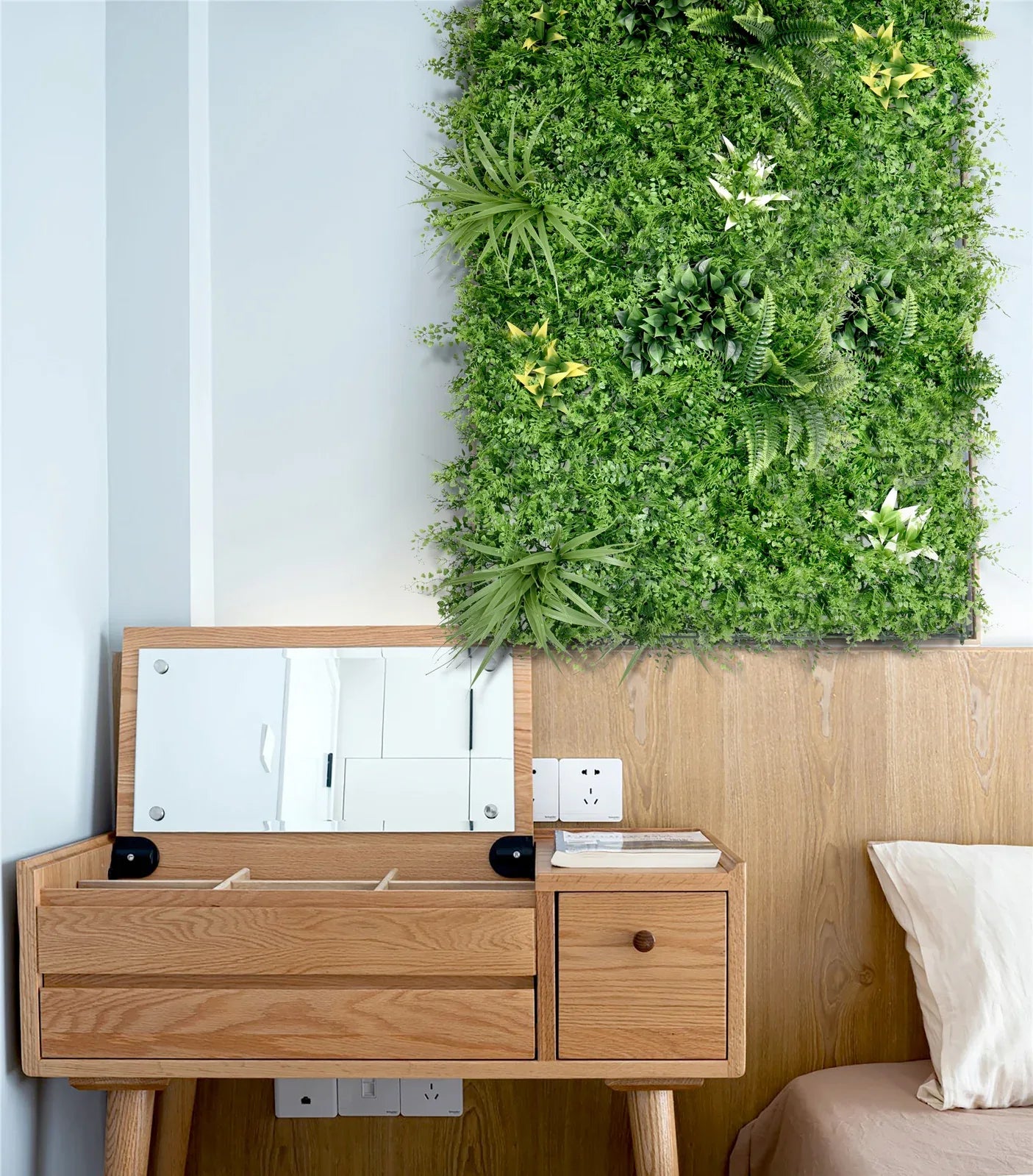 YES4HOMES 5 SQM Artificial Plant Wall Grass Panels Vertical Garden Tile Fence 1X1M Green - Mekamart Australia