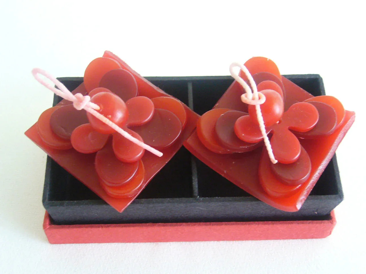 2 Red Lotus Floating Candles in Red Black Gift Box Set Birthday Xmas Valentine Mothers Day Gift Present - Mekamart Australia