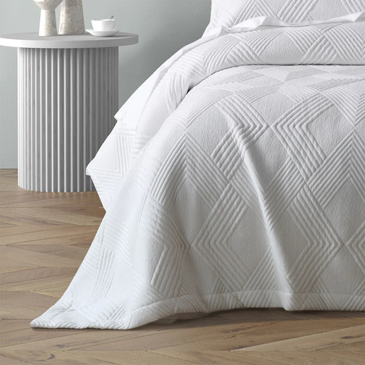 Bianca Cassiano White Polyester Jacquard Coverlet Set Super King - Mekamart Australia