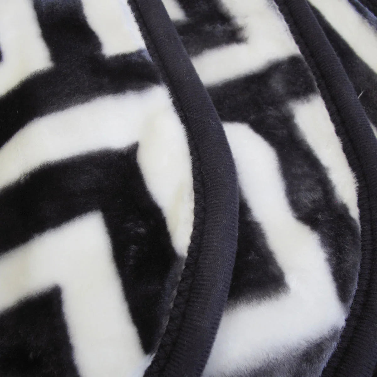 Bloomington 800GSM Greek Key Charcoal Winter Premium Quality 1 Ply Mink Blanket Queen - Mekamart Australia