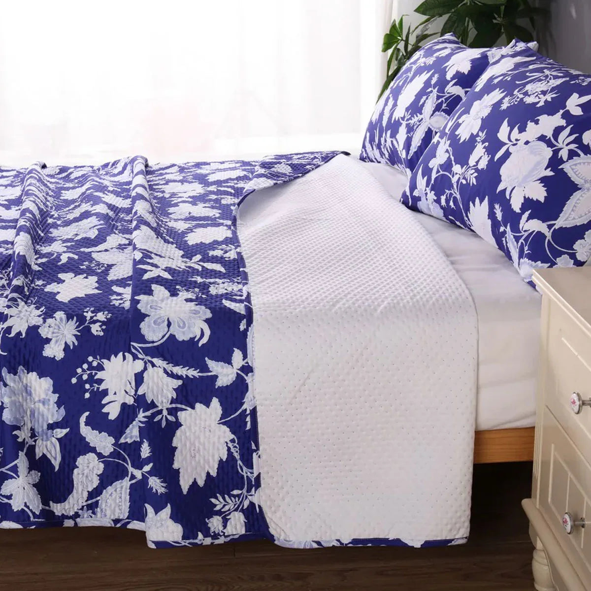 Ramesses Spring Blue 3 Pcs Bamboo Blend Ultrosonic Reversible Comforter Set King - Mekamart Australia