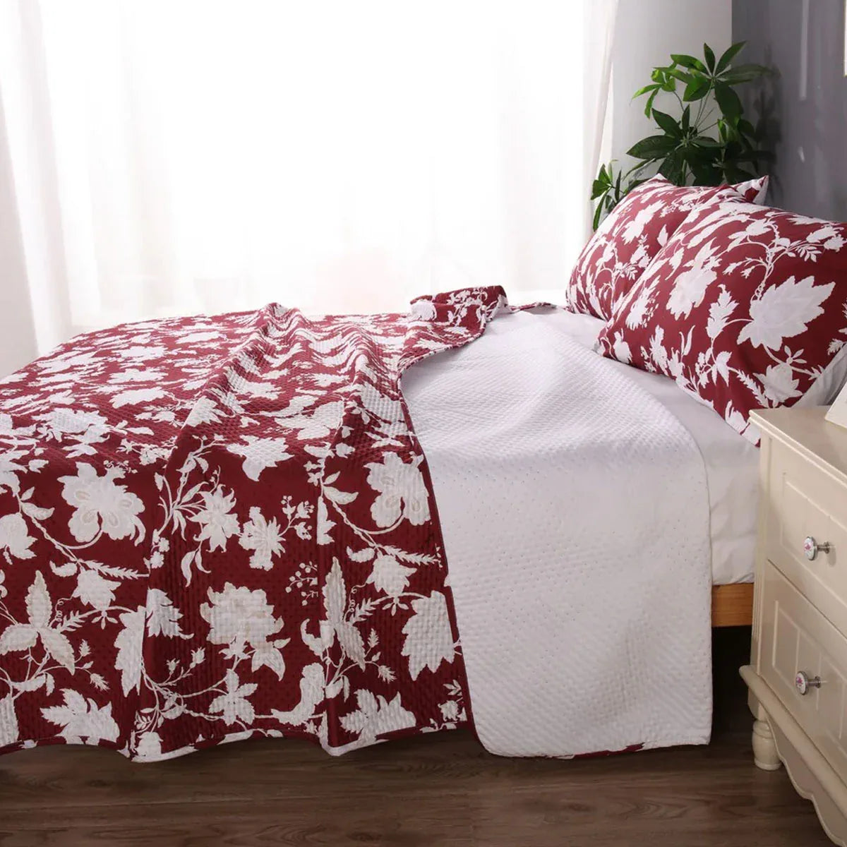 Ramesses Spring Red 3 Pcs Bamboo Blend Ultrosonic Reversible Comforter Set King - Mekamart Australia