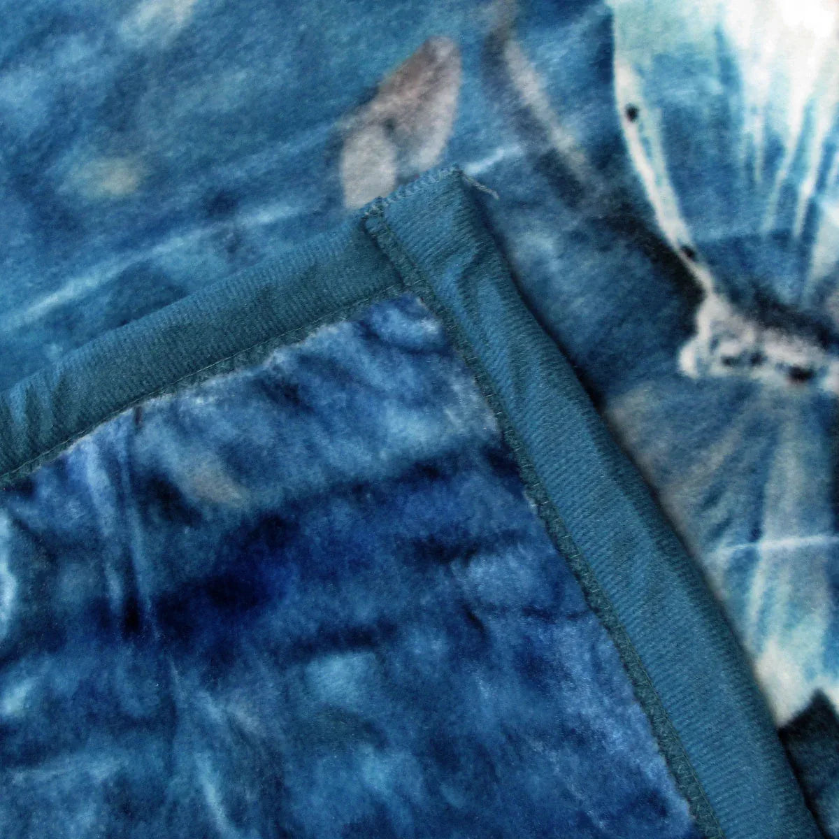 800GSM Luxury Reversible Animal Pattern Mink Blanket Queen 200 x 240 cm Pretty Peacock Blue - Mekamart Australia