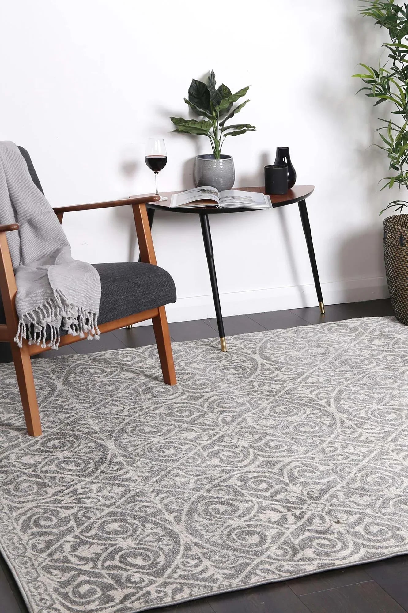 delicate-katherine-grey-ivory-rug 200x290 - Mekamart Australia