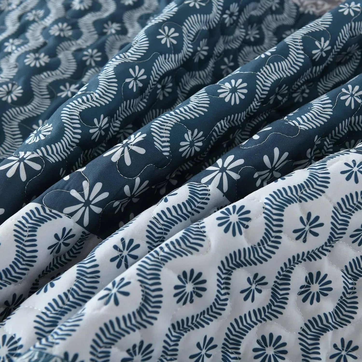 Classic Hydrangea Soft Quilted 3 Pc Bedspread & Pillow Cover Set - Mekamart Australia