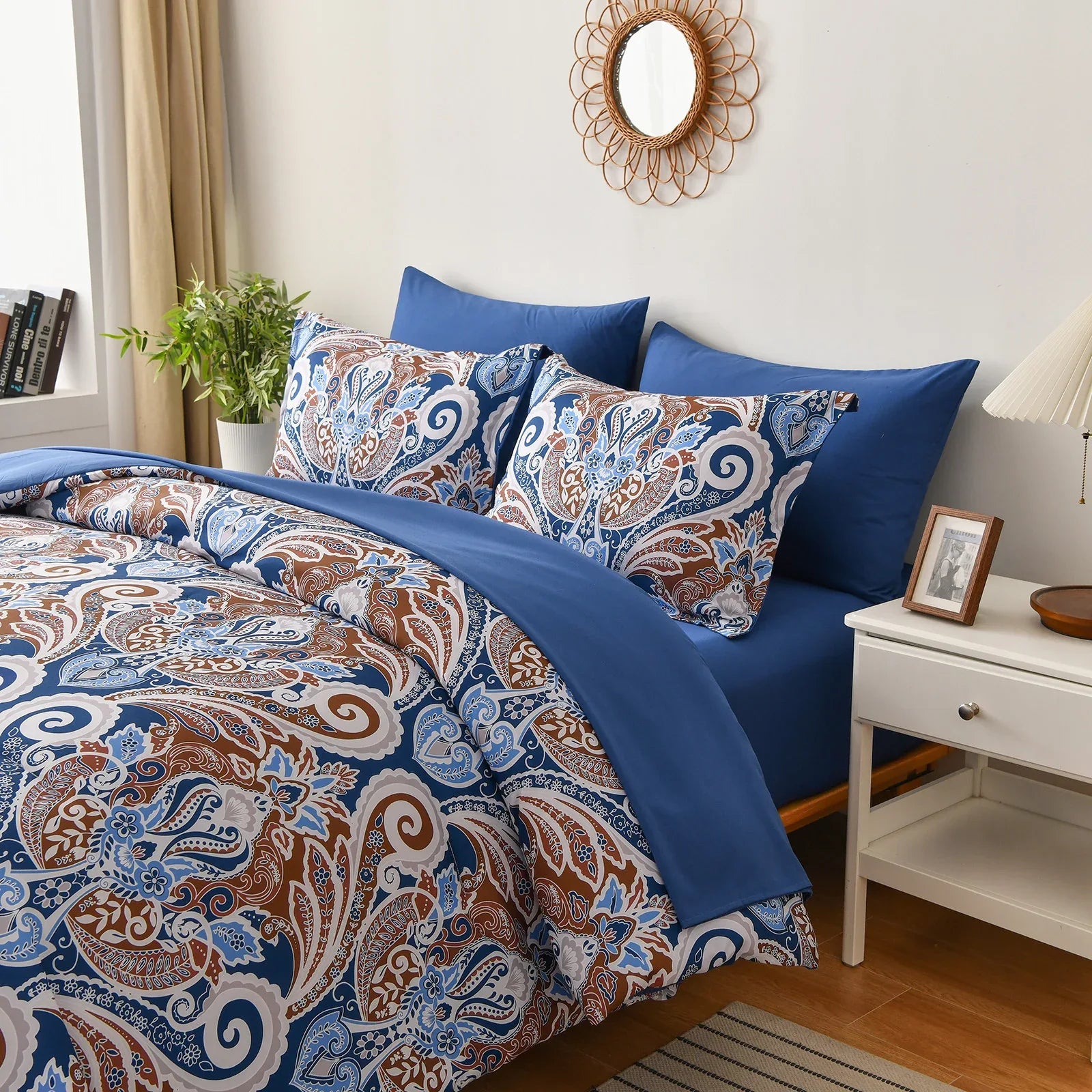 Floral Stripes Comforter Set, King Size, Elegant 3-Piece Bedding with Pillowcases - Mekamart Australia