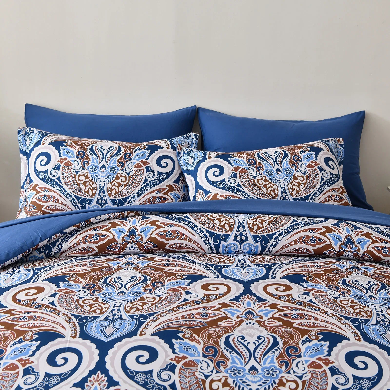 Floral Stripes Comforter Set, King Size, Elegant 3-Piece Bedding with Pillowcases - Mekamart Australia