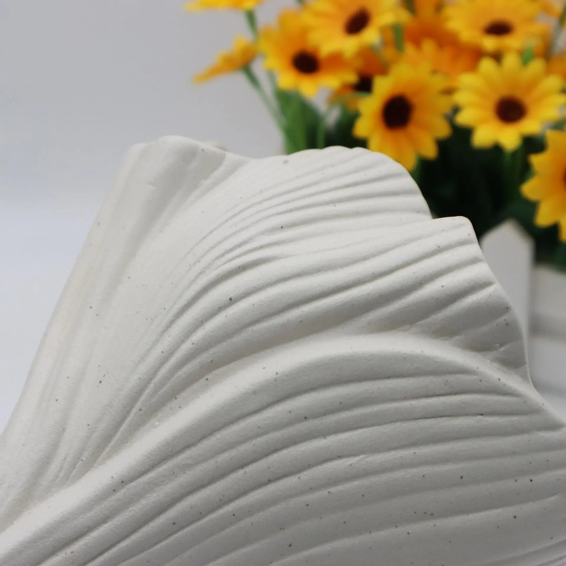Black Elegant Off-White Ceramic Vase - Modern Sculptural Flower Holder with Wide Fluted Opening - Mekamart Australia