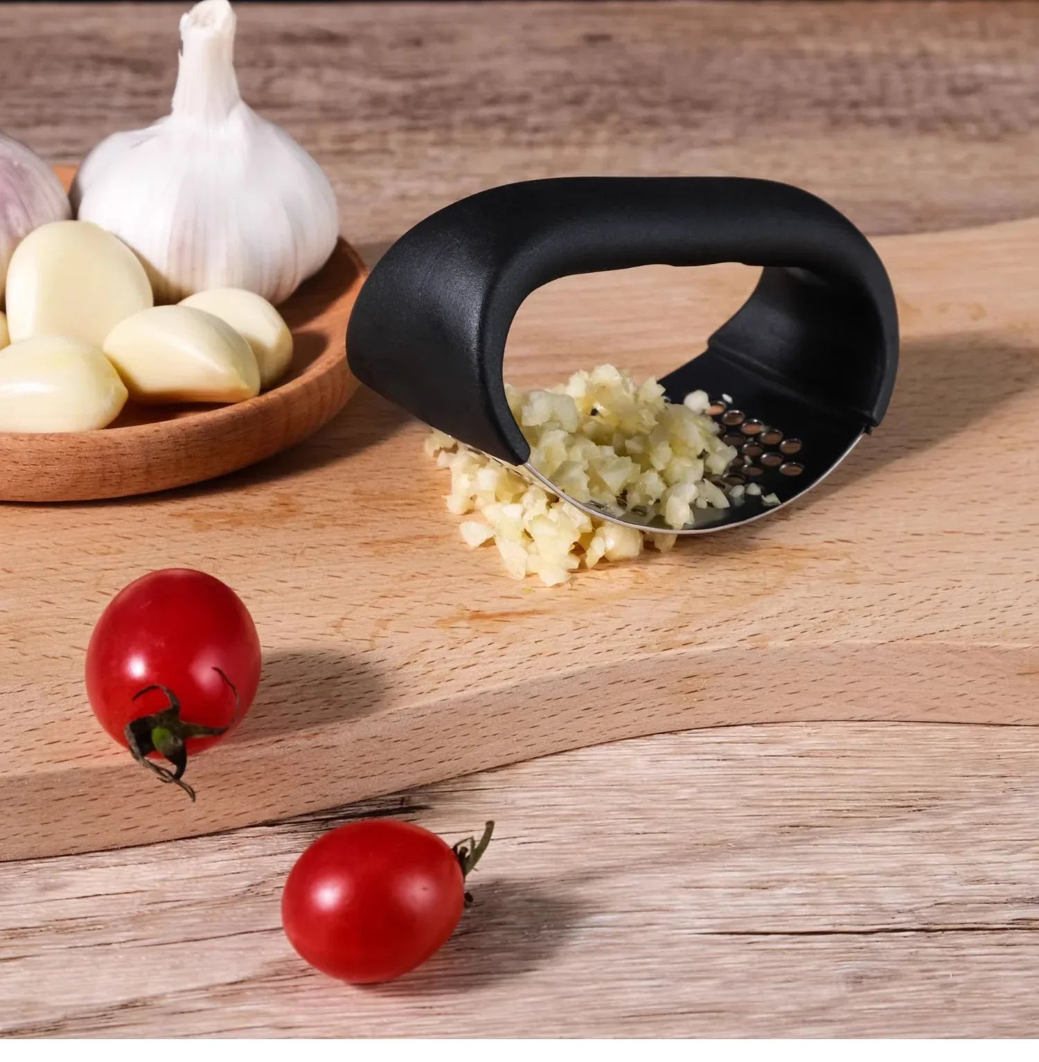 Black Stainless Steel Garlic Press Rocker Ergonomic Garlic Crusher and Ginger Mincer Professional Kitchen Tool - Mekamart Australia